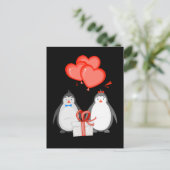 Penguins Couple Heart Balloon Penguin Postkarte (Stehend Vorderseite)
