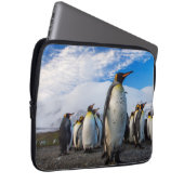 Penguins Marching Blue Sky Laptopschutzhülle (Vorne Rechts)