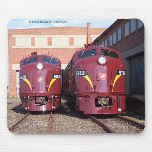 Pennsylvania-Eisenbahn E-8a, s (JTFS) 5809 und Mousepad (Vorne)