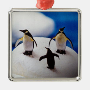 PENQUINS CELEBRATE=CHRISTMAS ORNANATION SILBERNES ORNAMENT