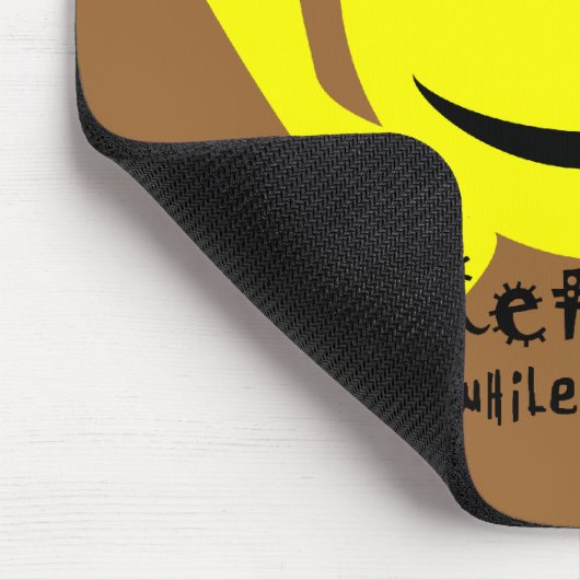 "Pensionierter" GELBER GLÜCKLICHER TANZ Mousepad (Ecke)