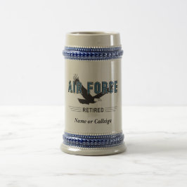 Pensionierter Luftwaffen-Veteran Bierglas