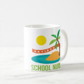 Pensionierter Schulkrankenschwester-Strand Kaffeetasse (VorderseiteRechts)