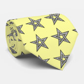 Pentagram Silver Gray auf Lt Yellow Krawatte (Gerollt)
