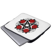 Pentagramm mit Rote Rosen Laptopschutzhülle (Vorne Knopf)