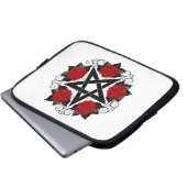 Pentagramm mit Rote Rosen Laptopschutzhülle (Vorne Knopf)