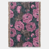 Peonies und Warnen auf dunkelgrau Decke (Vorderseite Vertikal)