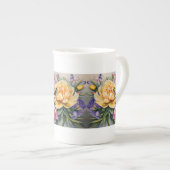 Peony and Bee Porcelain Porzellantasse (Vorderseite Rechts)