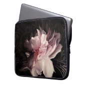 Peony Dark Wall: Design der bemalten Blume Laptopschutzhülle (Vorderseite Links)