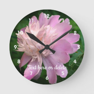 Peony Flower In Bloom Personalized Runde Wanduhr