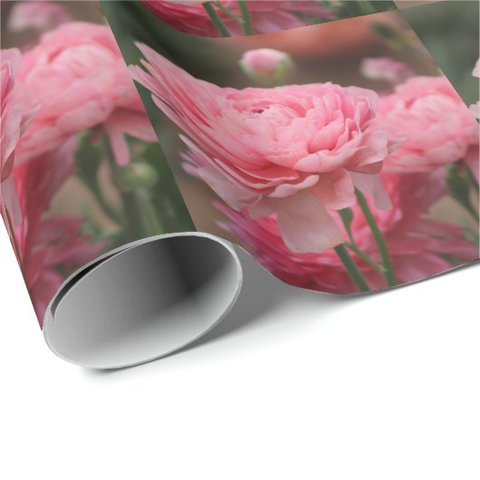 Peony Pink Ranunculus Closeup Geschenkpapier (Rolleneckpunkt)
