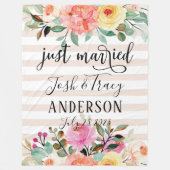 Peony Rose Just Married Ankündigung Foto Prop Fleecedecke (Vorderseite)