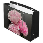 Peonys in rosa Tönen Große Geschenktüte (Rückseite Schrägansicht)