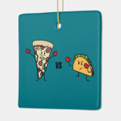 Pepperoni-Pizza GEGEN Taco: Mexikaner gegen Keramikornament (Links)