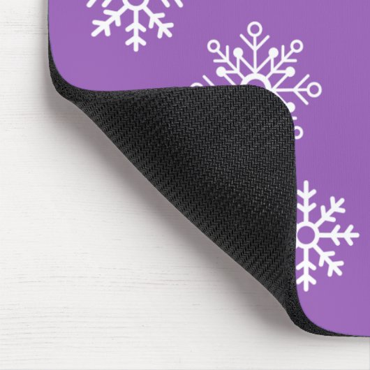 Peppy Lila Penguin Snowflake Mousepad (Ecke)