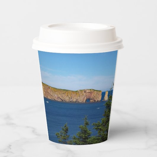 Percé Rock im Golf von St. Laurent Pappbecher (Vorderseite)