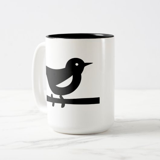Perched Bird on Branch in Monochrome Zweifarbige Tasse (Vorderseite Links)