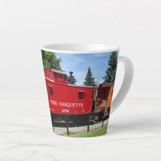 Pere Marquette Caboose Latte Tasse (Rechte Ecke)