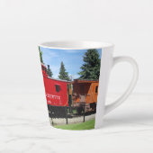 Pere Marquette Caboose Latte Tasse (Rechts)