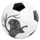 Peregrine Falcon in Baumzweigen mit Handschrift Fußball (Dreiviertel)