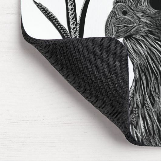 Peregrine Falcon in Baumzweigen mit Handschrift Mousepad (Ecke)