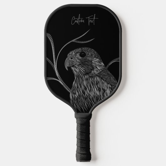 Peregrine Falcon in Baumzweigen mit Handschrift Pickleball Schläger (Vorderseite)
