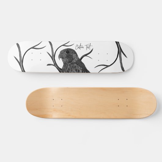 Peregrine Falcon in Baumzweigen mit Handschrift Skateboard (Horizontal)