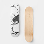 Peregrine Falcon in Baumzweigen mit Handschrift Skateboard (Vorderseite)