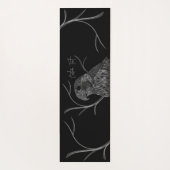 Peregrine Falcon in Baumzweigen mit Handschrift Yogamatte (Rückseite)