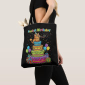 Perfect Birthday Cute Cartoon Cat on Rainbow Cake Tasche