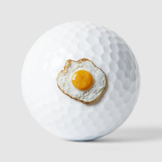 Perfekt gefriertes Ei mit knusprigen Kanten und Go Golfball (Vorderseite)
