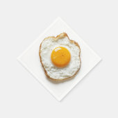 Perfekt gefriertes Ei mit knusprigen Kanten und Go Serviette (Ecke)