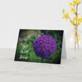 Perfekte Lila Allium Blume wird bald gut. Karte (Gelbe Blume)