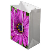 Perfekte Lila Blume Mittlere Geschenktüte (Vorderseite Schrägansicht)