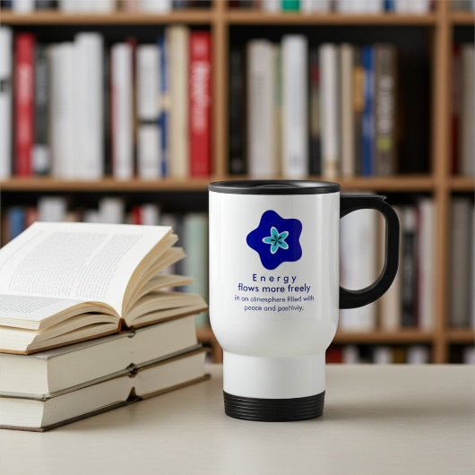 Perfekte Mischung aus Stil und Positivität, blaue  Reisebecher