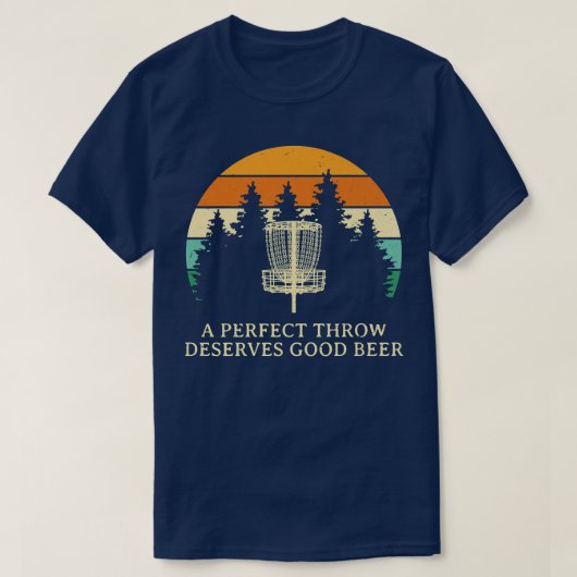 Perfekter Wurf verdient gutes Bier Disk Golf Drink T-Shirt (Design vorne)