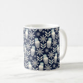 Perfektes Barn Owl - blauer Hintergrund Kaffeetasse (VorderseiteRechts)