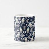 Perfektes Barn Owl - blauer Hintergrund Kaffeetasse (Mittel)