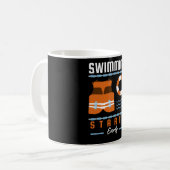 Perfektes Schwimmerdesign - Schwimmen beginnt früh Kaffeetasse (Vorderseite Links)