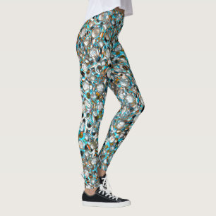 Perforiertes blaues Stück über weißer Textur Leggings
