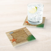 Pergament auf Sandboden - Untersetzer aus Glas (Schrägansicht)