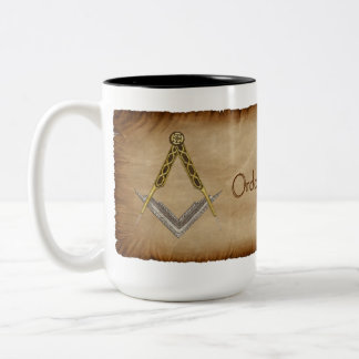 Pergament mit Platz und Kompass Zweifarbige Tasse