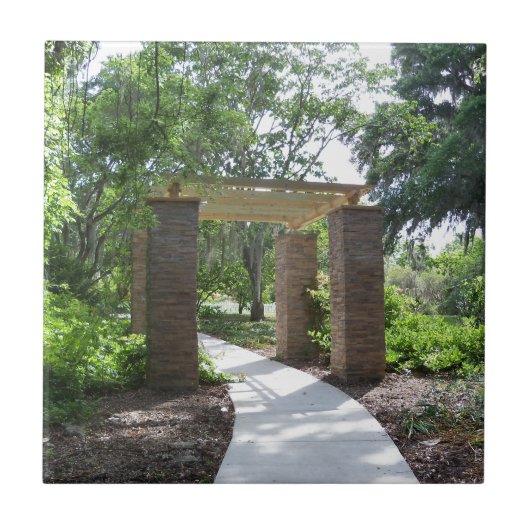 Pergola auf einem Weg Fliese (Vorderseite)