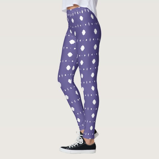 Periwinkle Blau & Weiß Abstraktes Muster Leggings (Links)