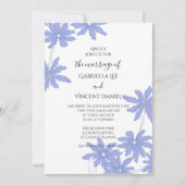 Periwinkle Blue Daisies on White Wedding Einladung (Vorderseite)