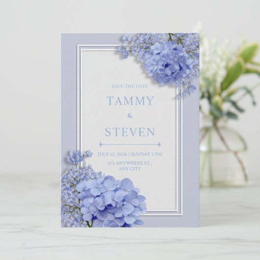 Periwinkle Blue Hydrangea Botanical Frame Wedding Einladung (Stehend Vorderseite)