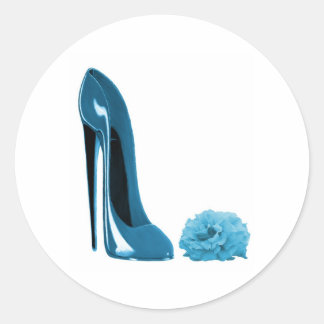 Periwinkle Blue Stiletto Shoe und Rose Runder Aufkleber
