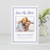 Periwinkle Blue Wedding Foto Verlobung Moderne Save The Date (Stehend Vorderseite)