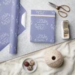 Periwinkle Blüh Wedding Wrapping Paper Geschenkpapier<br><div class="desc">Wrap Geschenke für die Braut und Bräutigam mit einer Rolle von Periwinkle Blüh Wedding Wrapping Paper. Das Wrapping Paper Design zeichnet sich durch einen eleganten,  grün geblüht und farblich abgestimmten Hintergrund aus. Zusätzliche Hochzeitswaren und Geschenke sind mit diesem Design ebenfalls erhältlich.</div>