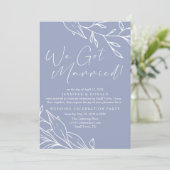 Periwinkle Blume Wedding Just Married Einladung (Stehend Vorderseite)